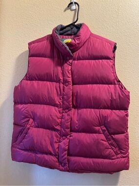 Cabela's Burgundy Quilted Puffer Vest